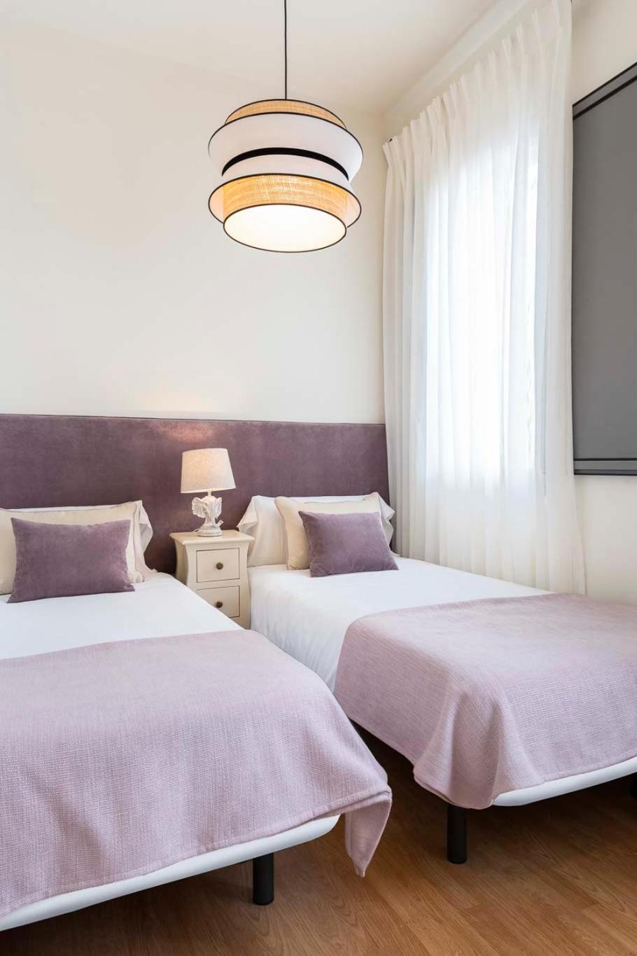Apartamento Familiar Nuevo De Diseno En La Mejor Zona De Triana, Parking Included Seville Exterior photo